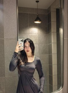 Sara Khan Profile Picture