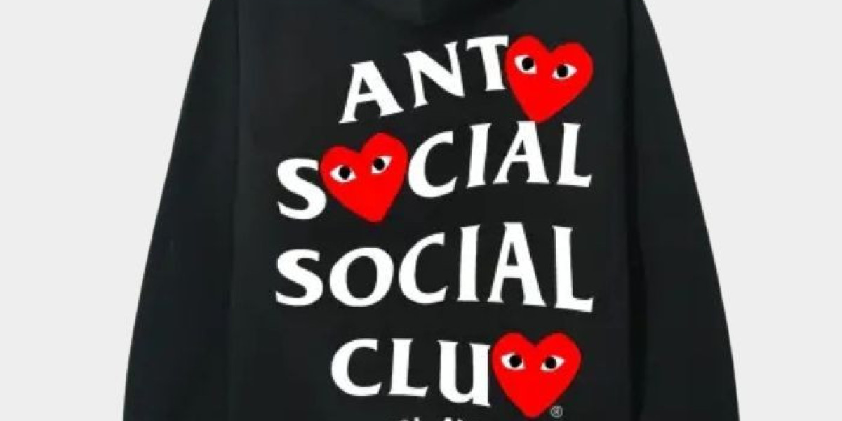 How Comme des Garcons Changed the Runway